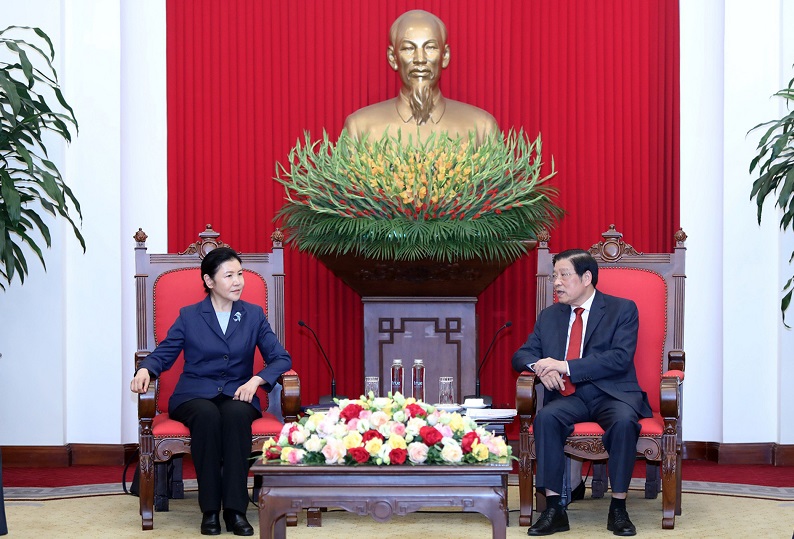 Đồng chí Phan Đình Trạc tiếp Bộ trưởng Bộ Tư pháp Trung Quốc Hạ Vinh
